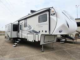 full-size-fifth-wheel-travel-trailers