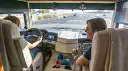 should-you-start-an-rv-generator-while-driving