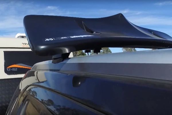 trailer wind deflector