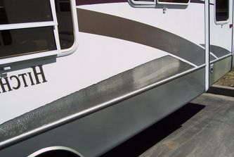 painting travel trailer