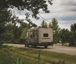 Where-Can-I-Rent-a-Truck-With-a-Fifth-Wheel-Hitch