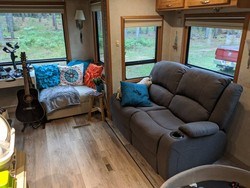 Will-a-Couch-Fit-Through-a-Camper-Door