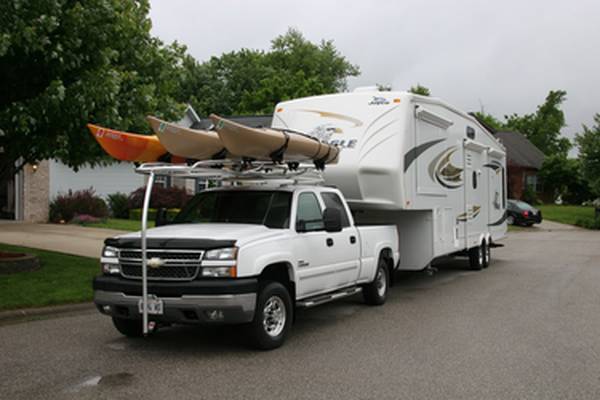 5th-Wheel-Rack-How-To-Haul-Kayaks-With-a-Fifth-Wheel-Camper