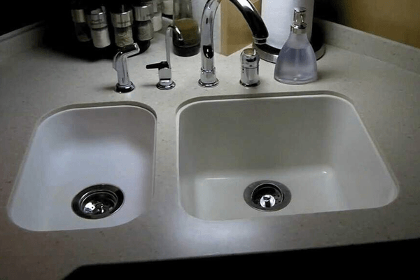 how-to-clean-plastic-rv-sinks-2