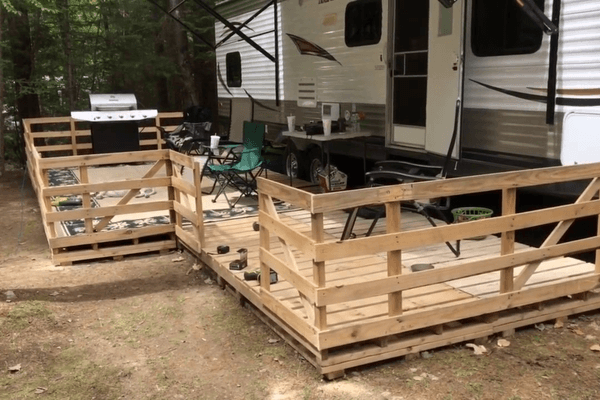 10-DIY-RV-Deck-Ideas-Plans-For-Building-a-Deck-Off-a-Camper