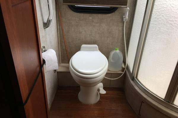 How-Do-You-Update-an-RV-Bathroom-5-RV-Bathroom-Door-Ideas