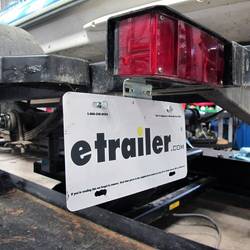 How-To-Mount-License-Plate-on-The-Trailer