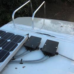 AM-Solar-Combiner-Box