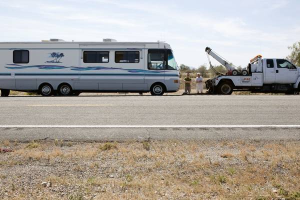 Broken-Down-Motorhome-How-Much-Does-It-Cost-To-Tow-an-RV