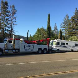 How-do-They-Tow-a-Class-A-Motorhome
