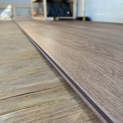 Should-You-Glue-Down-Vinyl-Plank-Flooring-in-An-RV