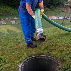 How-To-Make-a-Septic-Tank-For-a-Camper
