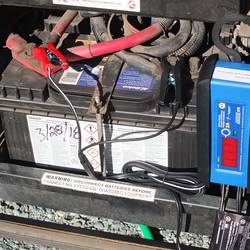 RV-Chassis-Battery-Charger