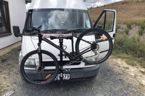 Finding-a-Bike-Rack-For-Front-of-Truck-(Is-It-Legal-Guide)