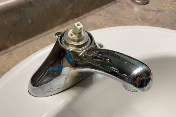Sink-Faucet-Handle-Exploded-(Blew-Off)-Why-and-How-To-Fix-It