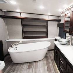 What-Are-RV-Bathtubs-Made-Of