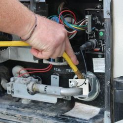 Tips-For-Draining-The-Hot-Water-Heater-in-RV