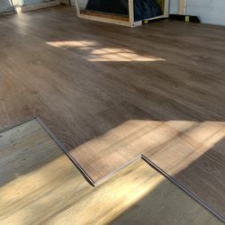 Glue-Down-Vinyl-Plank-Flooring-in-RV