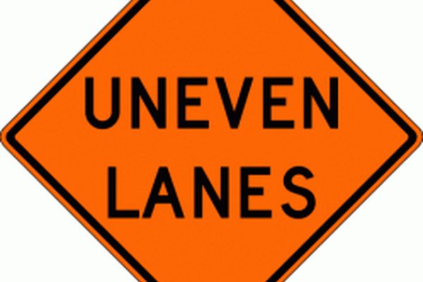 What-Does-Uneven-Lanes-Mean-(FDOT-Uneven-Lanes-Sign)