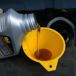 How-To-Select-The-Right-Hydraulic-Oil-For-Your-Application