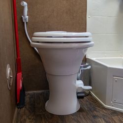 The-Benefits-Of-The-Dometic-310-Toilet