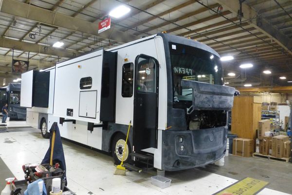 Do-Amish-make-RVs-(Amish-Built-RVs-and-the-RV-industry)