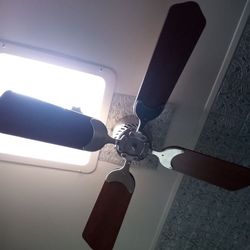 12-Volt-RV-Ceiling-Fan-With-Remote