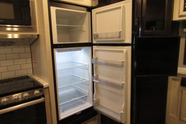 Everchill-RV-Refrigerator-Light-Blinking-Why-and-How-To-Fix