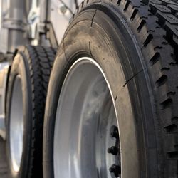 What-Are-The-Two-Types-Of-Trailer-Tires