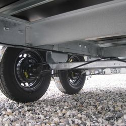 Can-you-drive-a-dual-axle-trailer-with-2-Tires