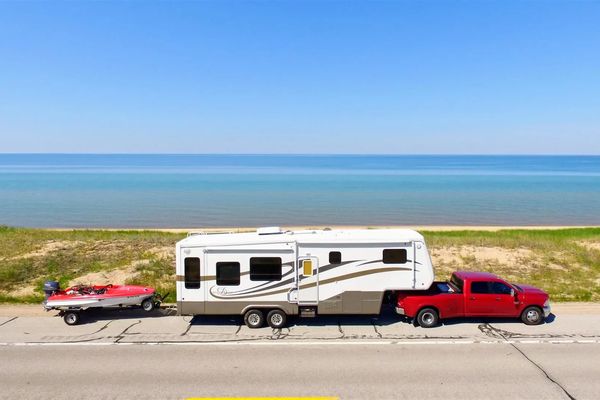 Double-Towing-In-Florida-Can-You-Double-Tow-In-Florida