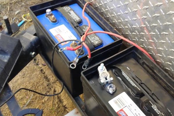 Fleetwood-RV-Battery-Wiring-How-Should-RV-Batteries-Be-Wired