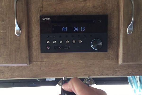 Troubleshooting-a-Furrion-RV-Stereo-(Manual,-Bluetooth-Pair)