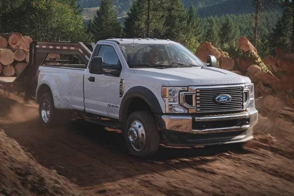Ford-E-450-Gas-Mileage-How-Many-Miles-Per-Gallon-Does-It-Get