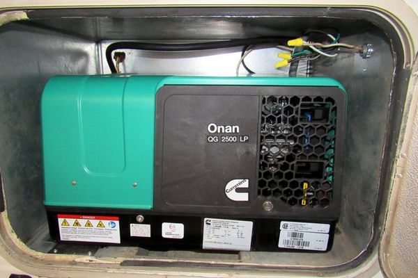 Onan-2500-LP-Generator-Oil-Change-(Frequency,-Type,-Filter)